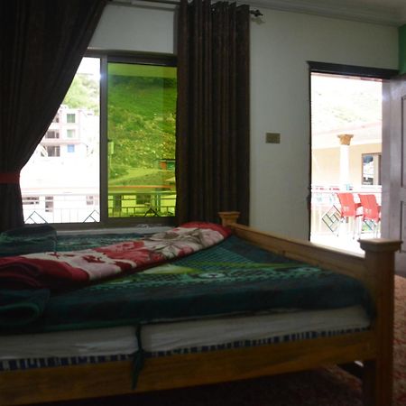 Hotel Pine Hills, ناران المظهر الخارجي الصورة