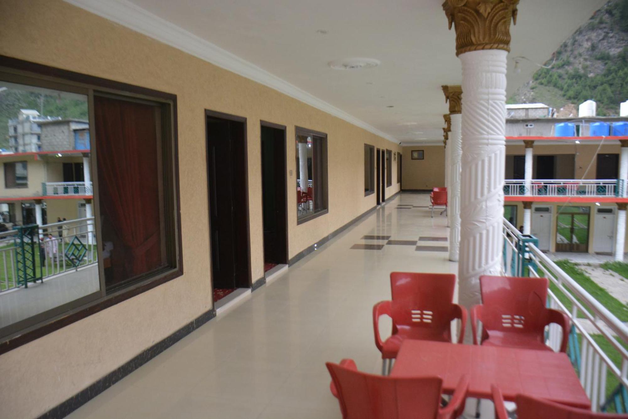 Hotel Pine Hills, ناران المظهر الخارجي الصورة