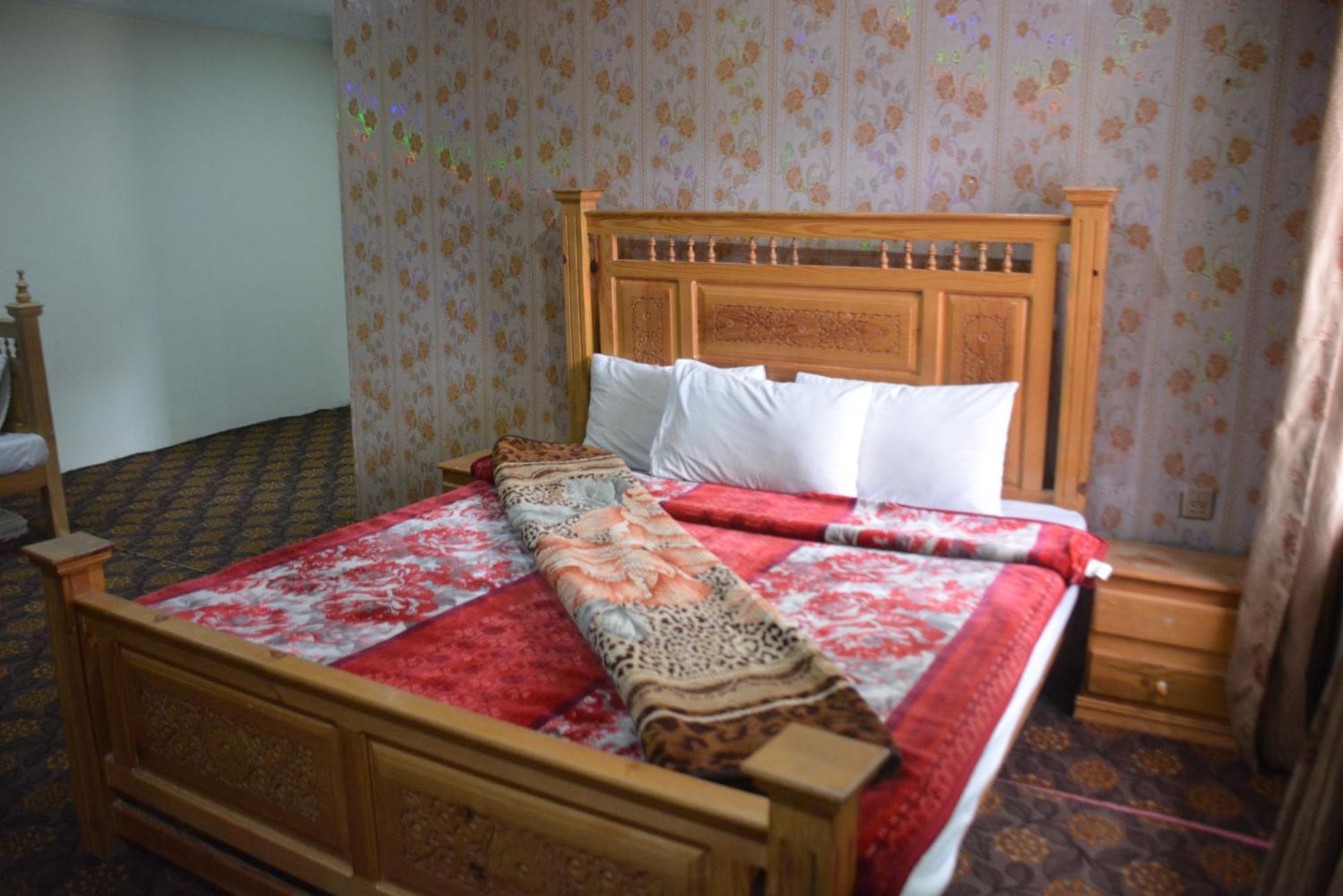 Hotel Pine Hills, ناران المظهر الخارجي الصورة