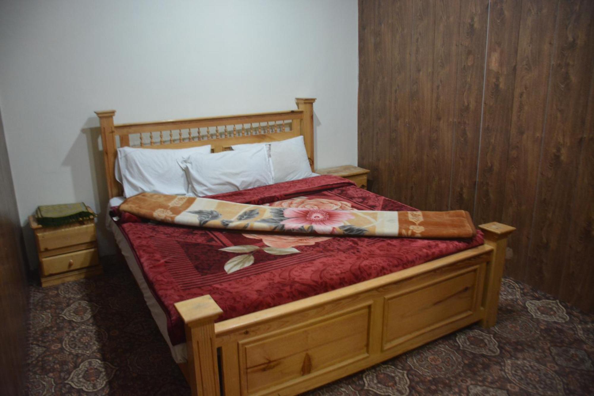 Hotel Pine Hills, ناران المظهر الخارجي الصورة