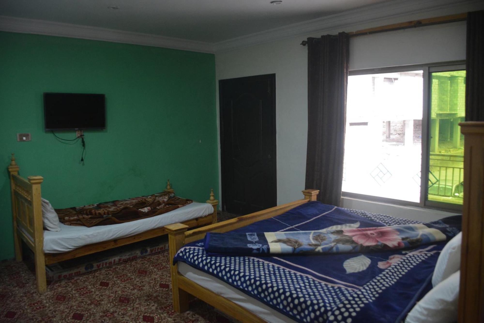 Hotel Pine Hills, ناران المظهر الخارجي الصورة
