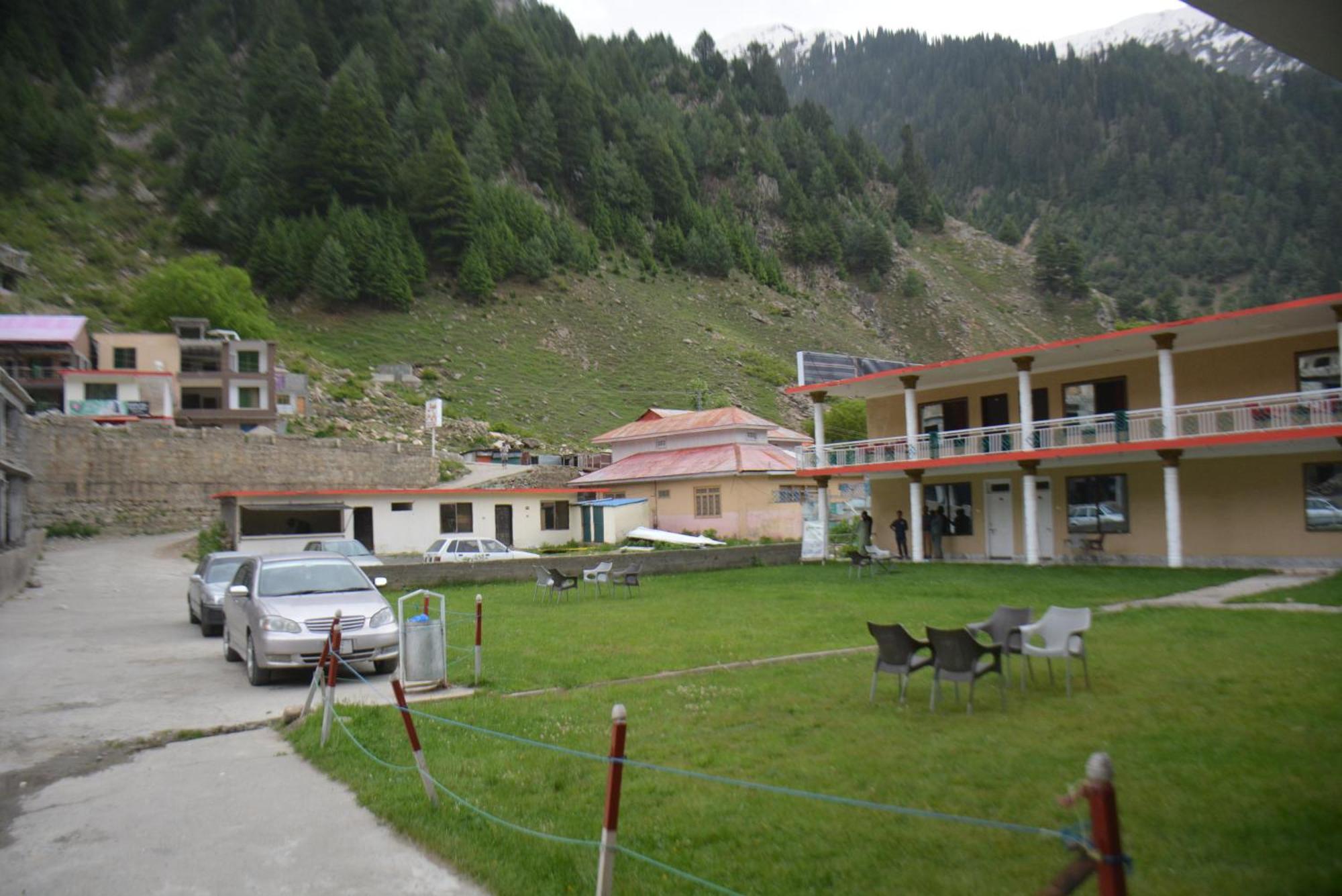 Hotel Pine Hills, ناران المظهر الخارجي الصورة