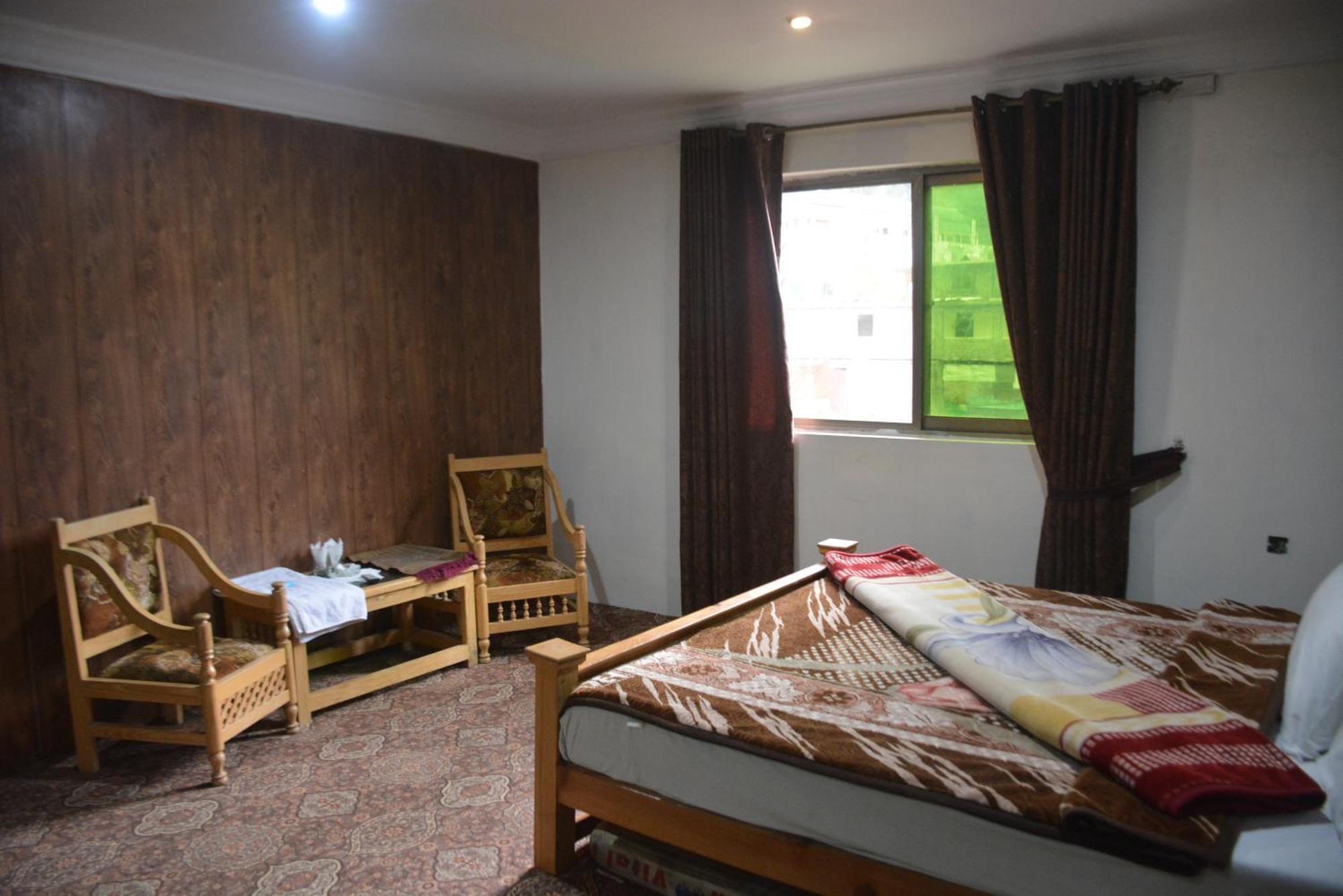 Hotel Pine Hills, ناران المظهر الخارجي الصورة